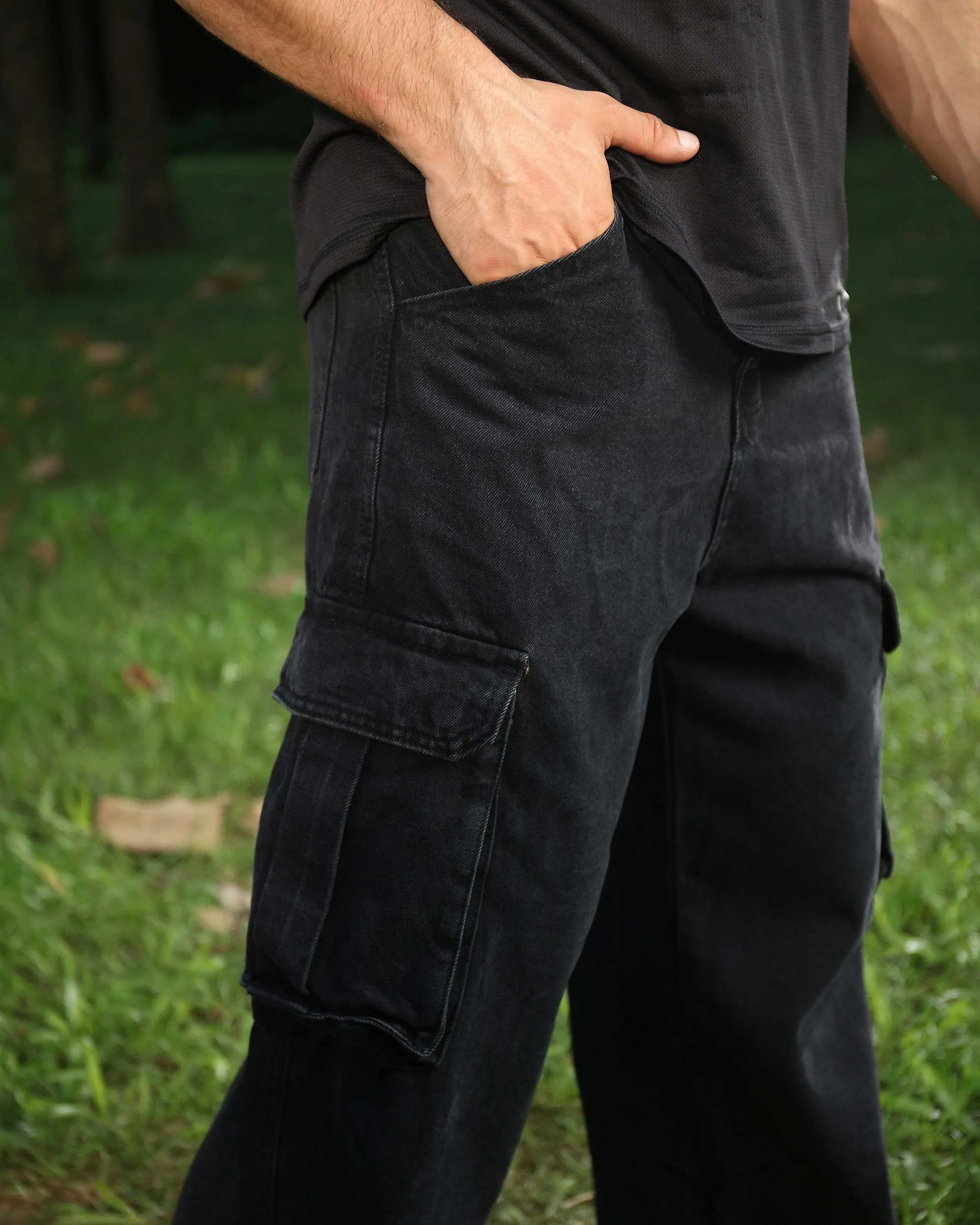Black Baggy Jeans with Ample Side Pockets