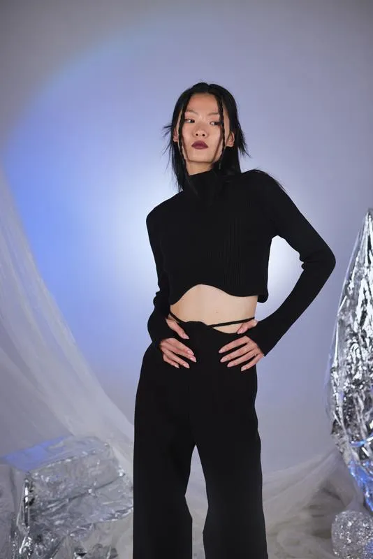 HLLY Women Kazakh Black Feels - Penticton