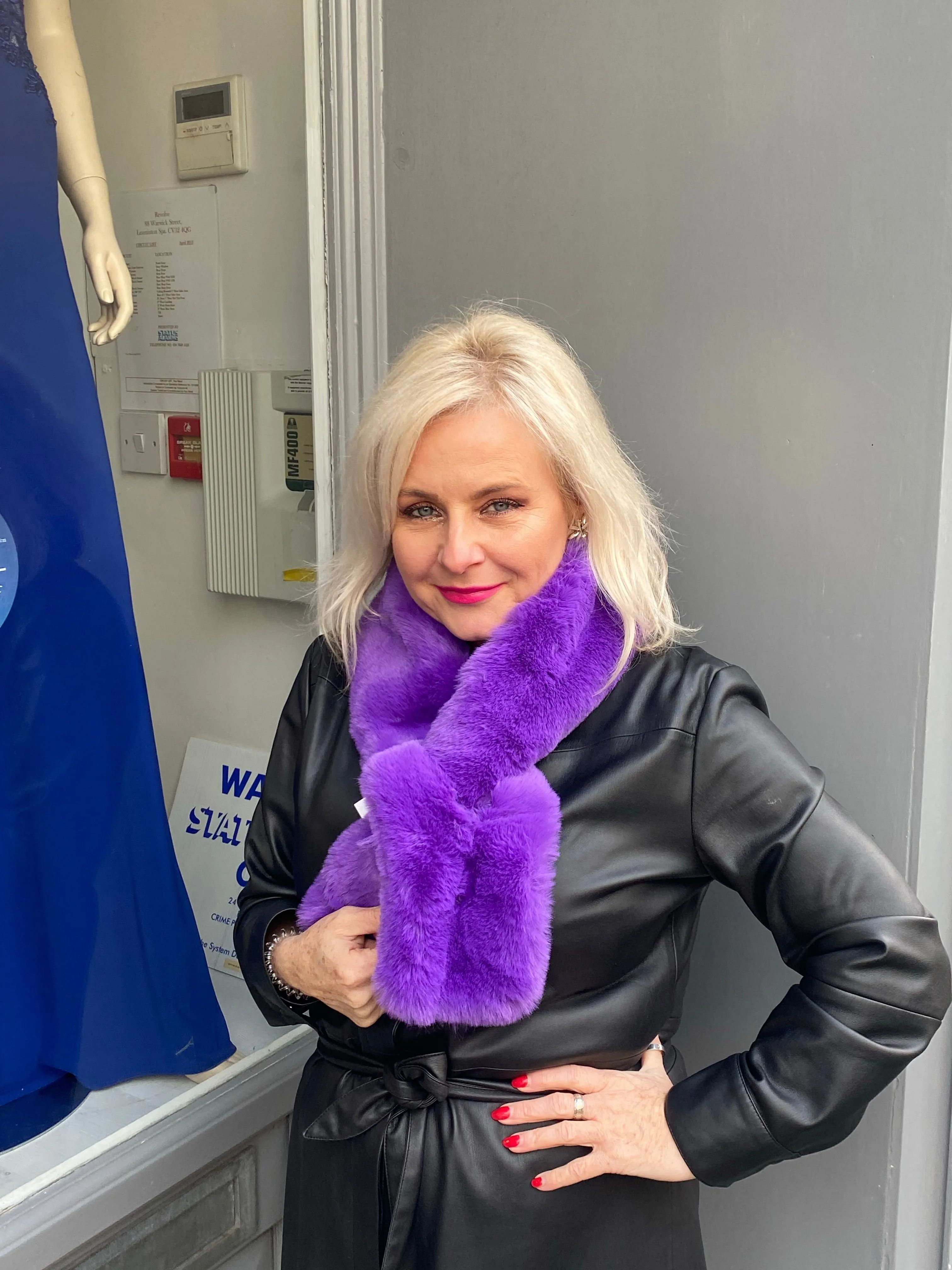 Libby loves kimmy faux fur collar
