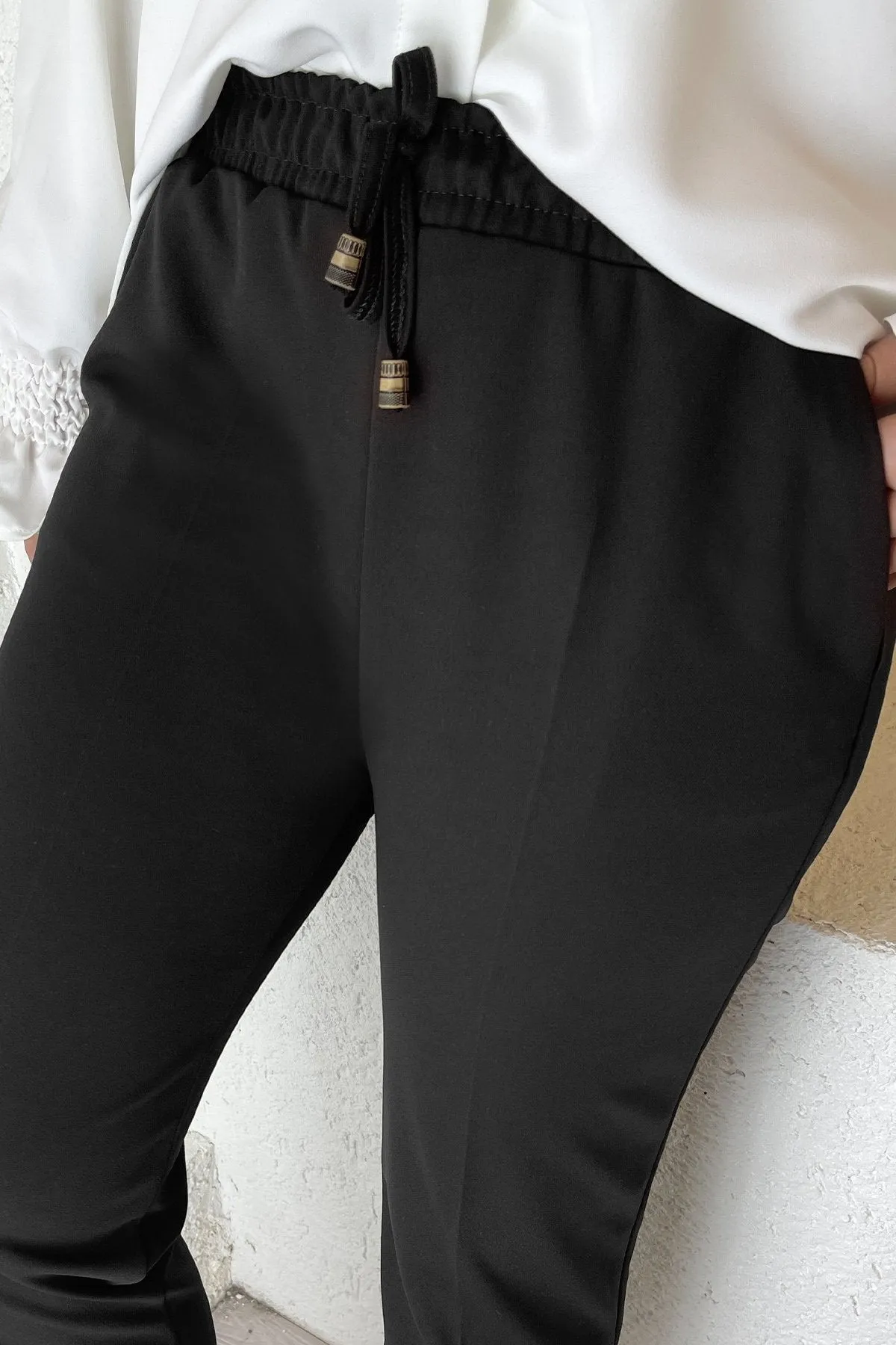 MDS Women Elastic Waist Lycra Double Fabric Pants - Black - Jocotitlán