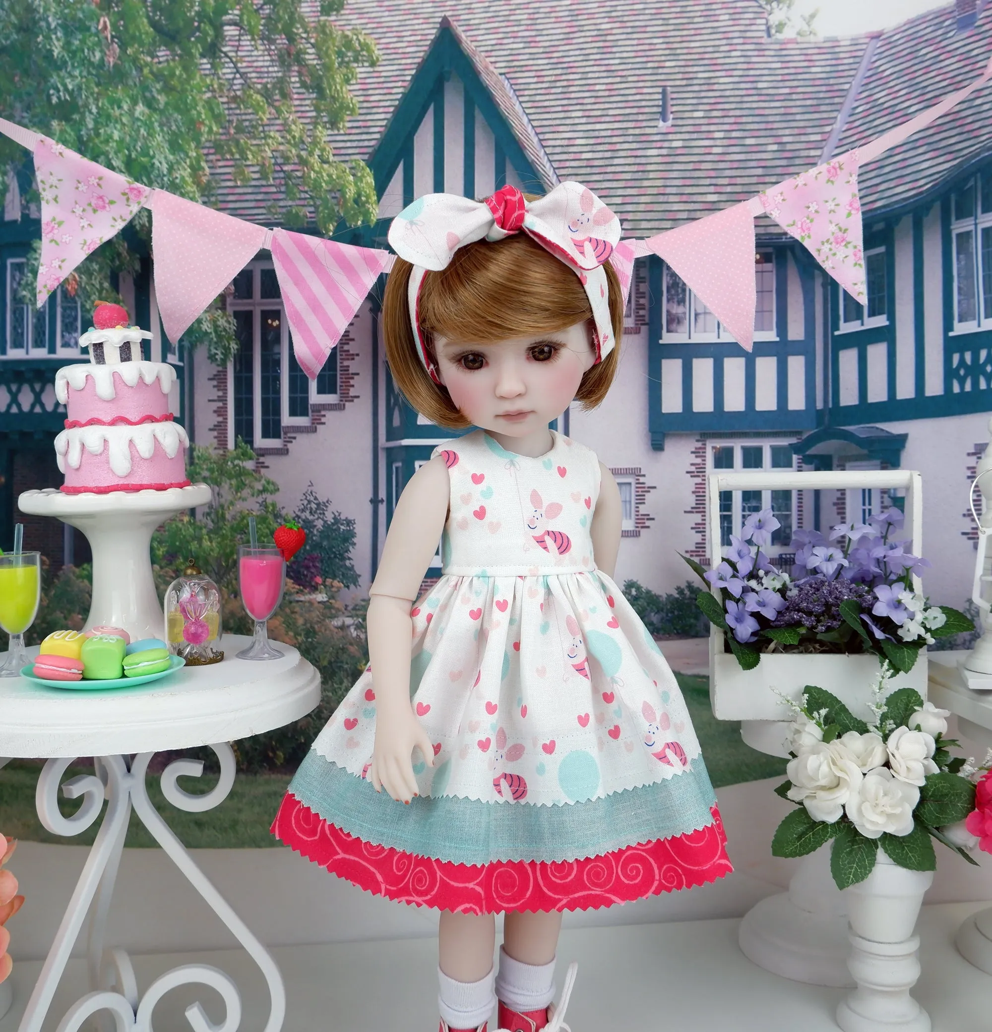 Piglet's Balloon - dress with shoes for Ruby Red Fashion Friends doll
