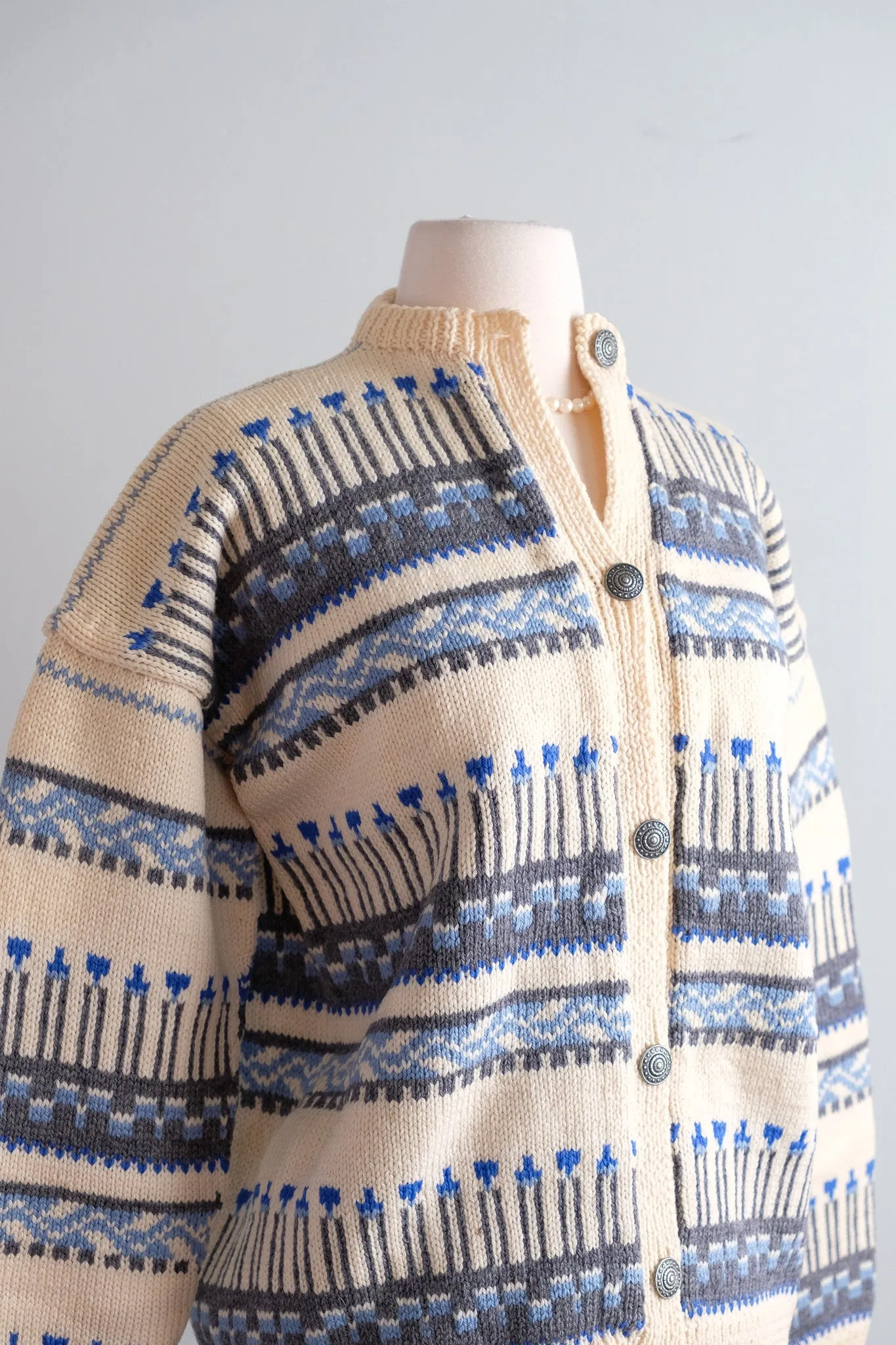 Vintage 1950's Blue & Ivory Nordic Wool Cardigan Sweater / L