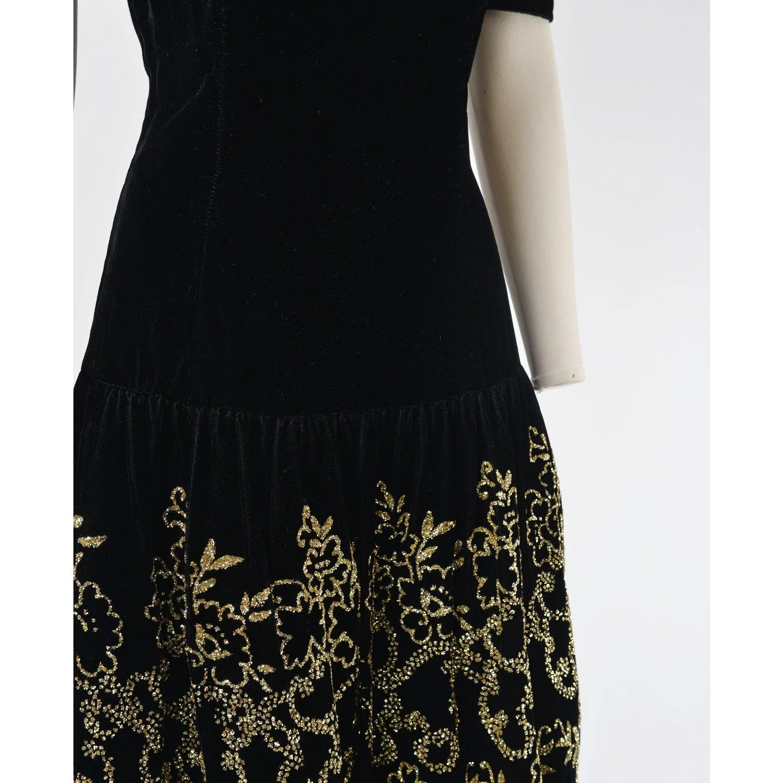 Vintage 80s Black Velvet Party Dress | Scott McClintock Off Shoulder Drop Waist Dress Metallic Gold Glitter Floral Dress size S M
